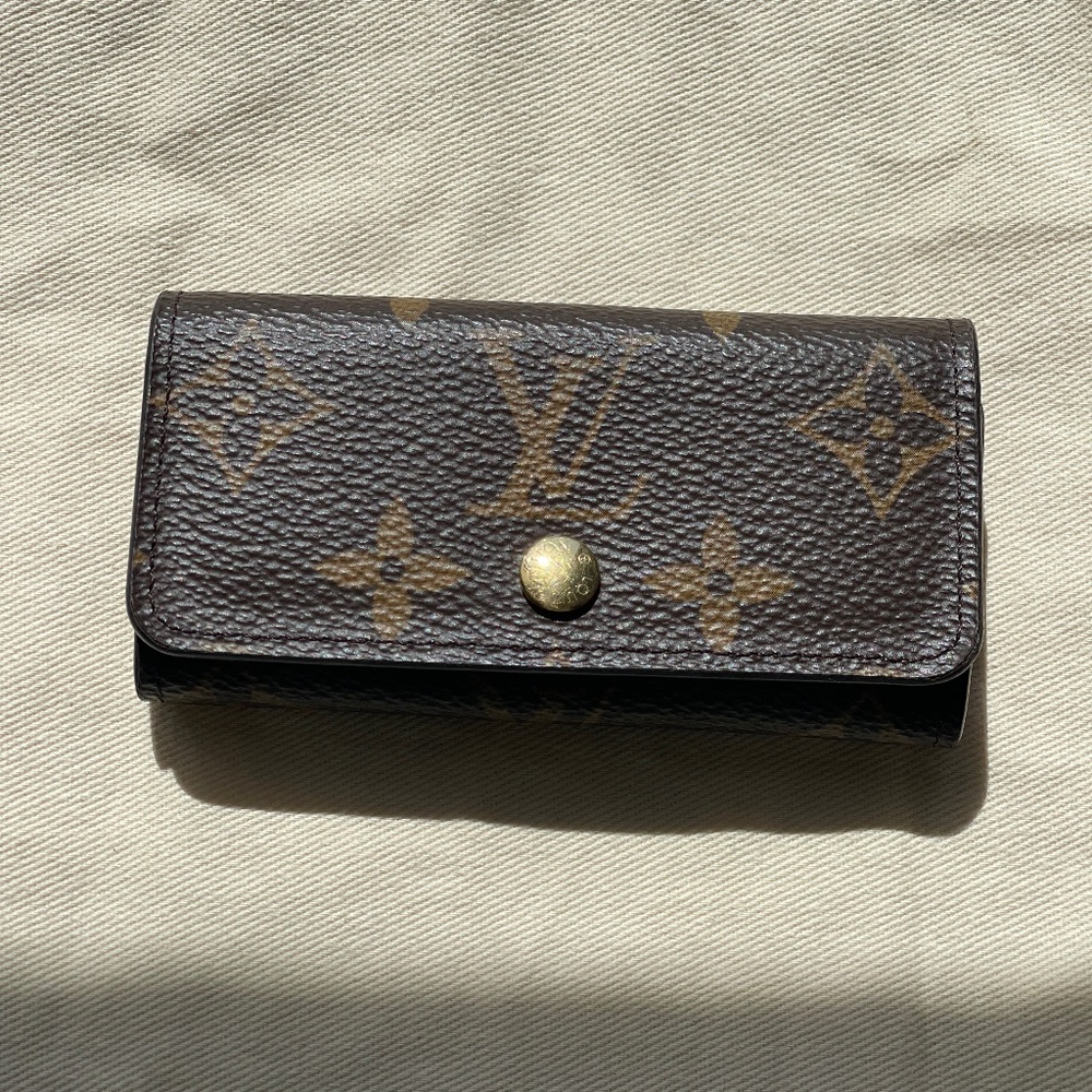 Louis Vuitton Monogram 4 Key Multicles Holder - image 1